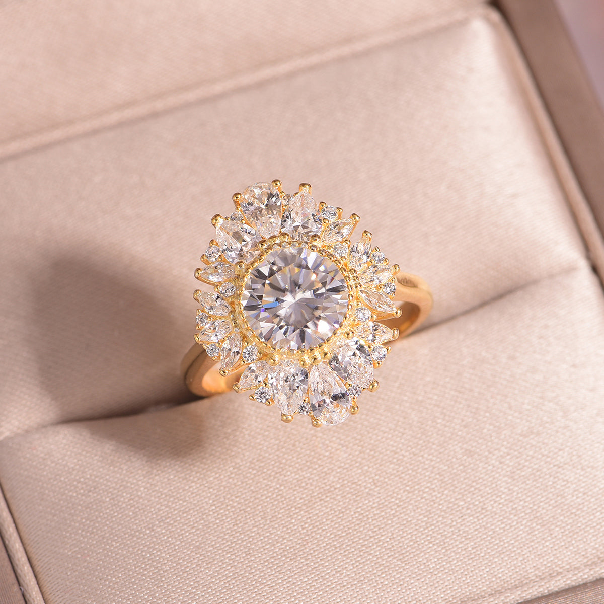 Planderful Moissanite Ring For Women Luxurious 2.0Ct Round Stone Gold Plated S925 Silver Flower Design