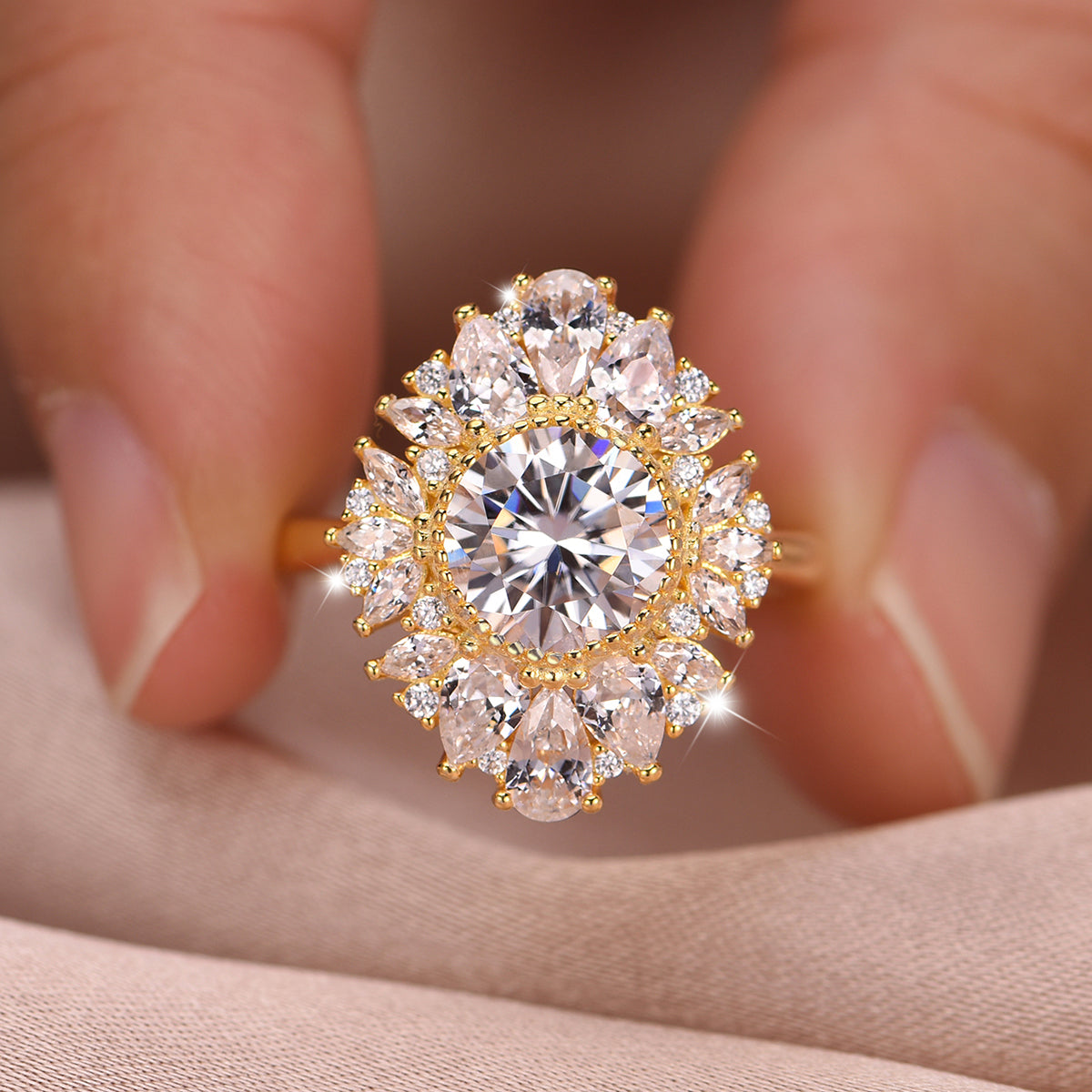 Planderful Moissanite Ring For Women Luxurious 2.0Ct Round Stone Gold Plated S925 Silver Flower Design