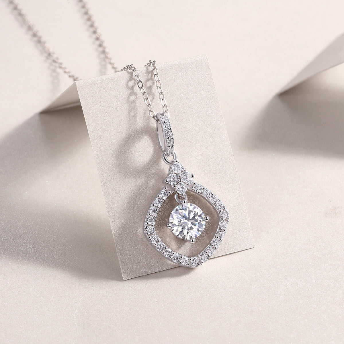 Planderful Moissanite Necklace 1.0Ct Round Sparkling Pendant S925 Silver Plated Platinum Square Adjustable 40cm For Her