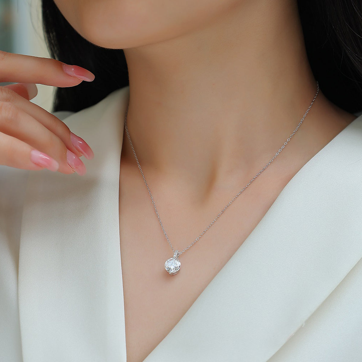 Planderful 2.0CT Round Moissanite Pendant Necklace in S925 Sterling Silver, Platinum Plated, Minimalist Design for Elegant Women