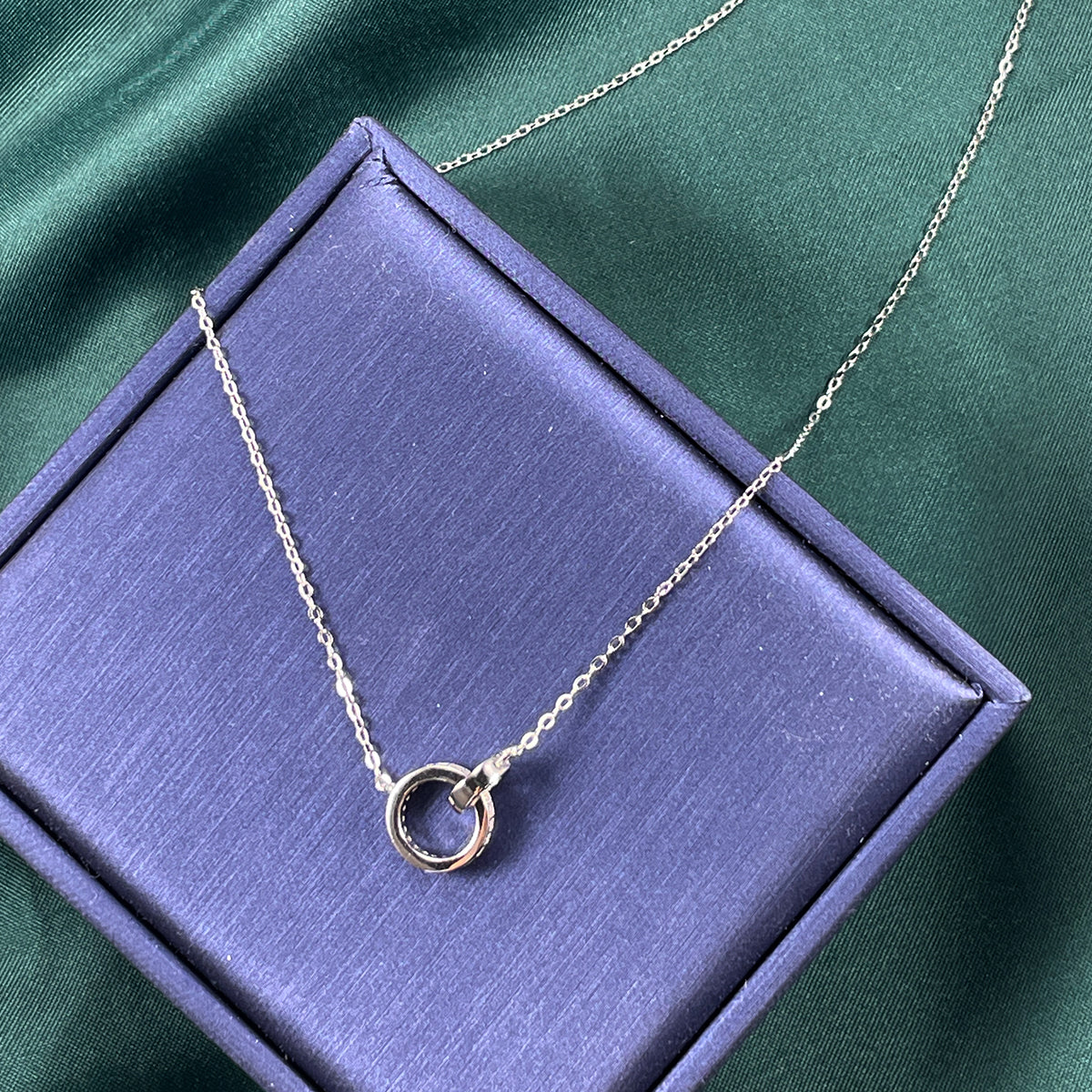 Planderful Moissanite Double Ring Interlocking Pendant Necklace For Women 0.13ct S925 Silver Plated