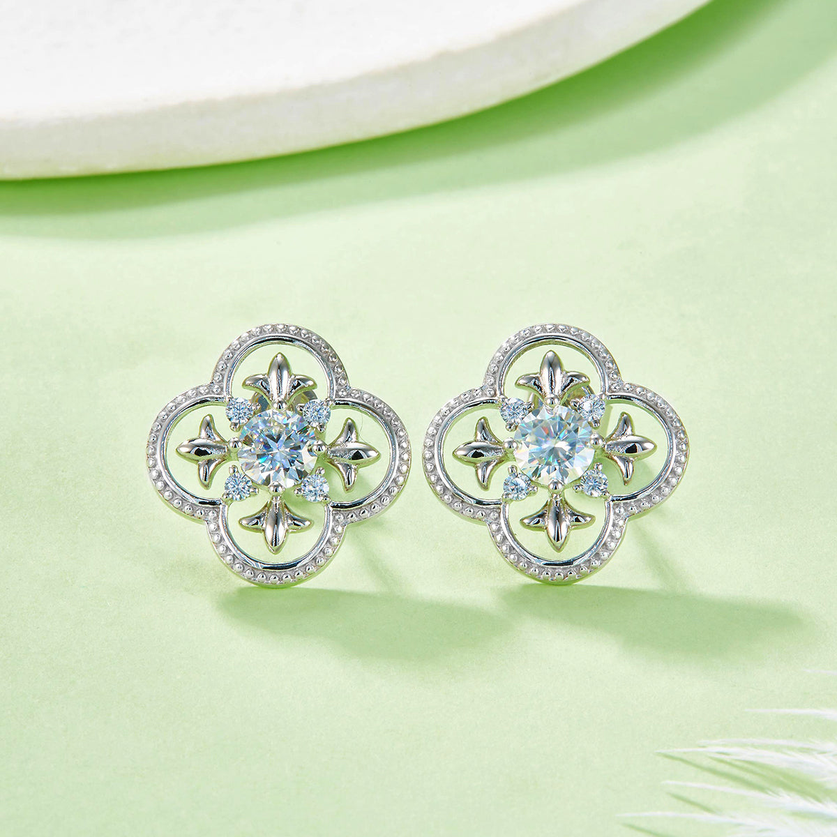 Planderful Moissanite Clover Stud Earrings Sterling Silver S925 0.5 Carat D VVS 3EX Gift For Her