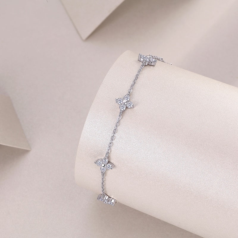 Planderful Sparkling Moissanite Four Petal Flower Bracelet 0.6ct S925 Silver Plated For Women