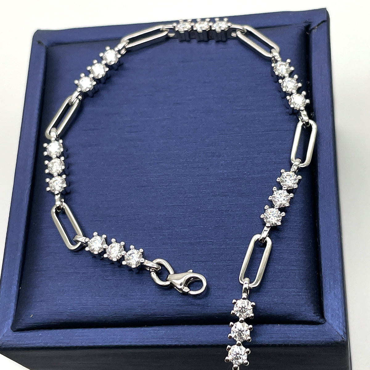 Planderful Moissanite Sparkling Bracelet Two Point One Carat S925 Silver Plated Geometric Buckle For Her