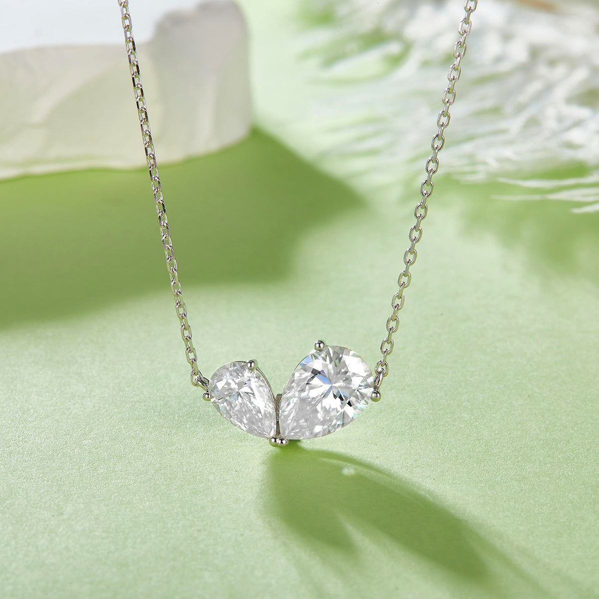 Planderful 3.0ct Pear Shaped Moissanite Pendant Sparkling S925 Silver Plated Necklace For Elegant Brides