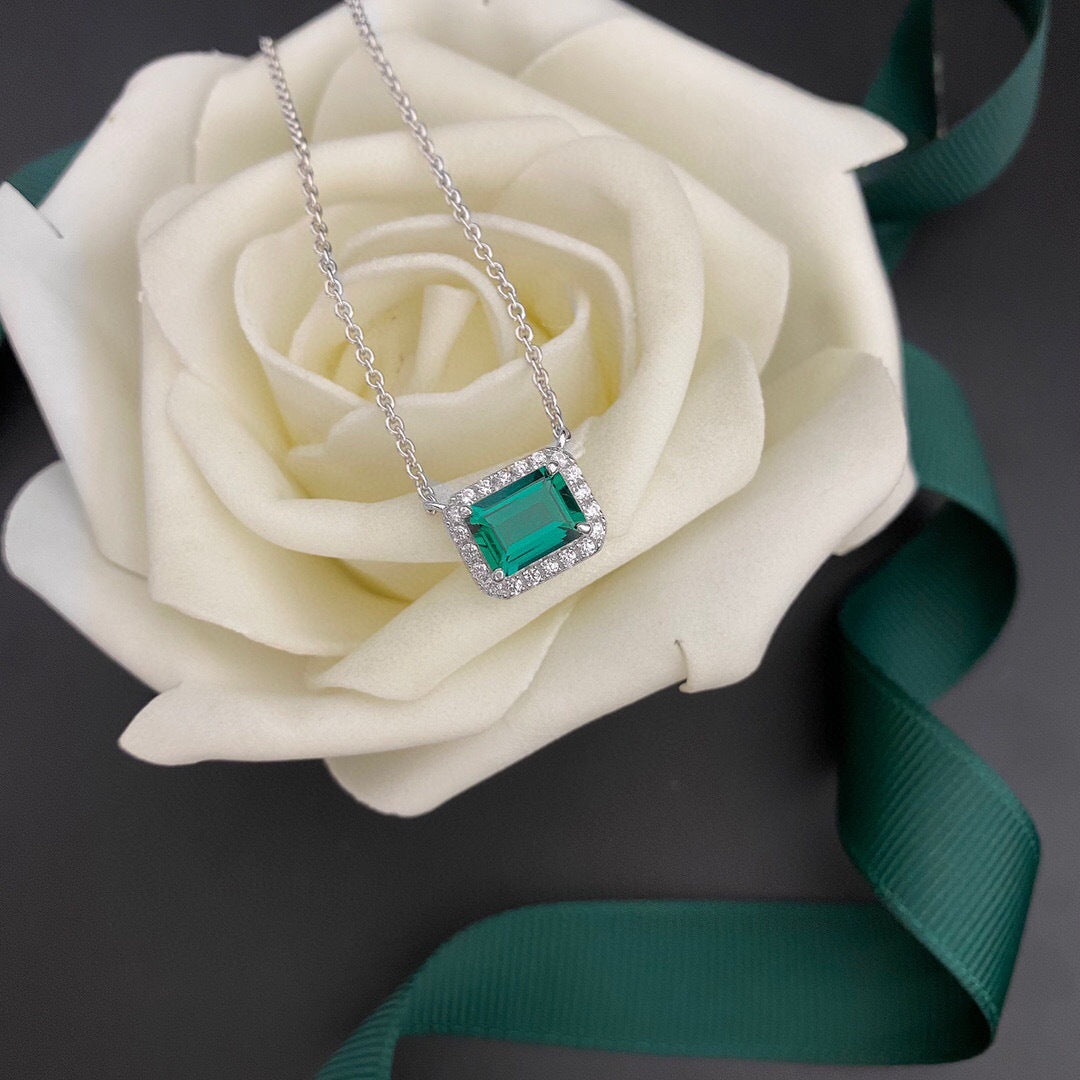 (1.0CT) Lab-Created Emerald 5*7mm Vintage Silver Necklace for Women