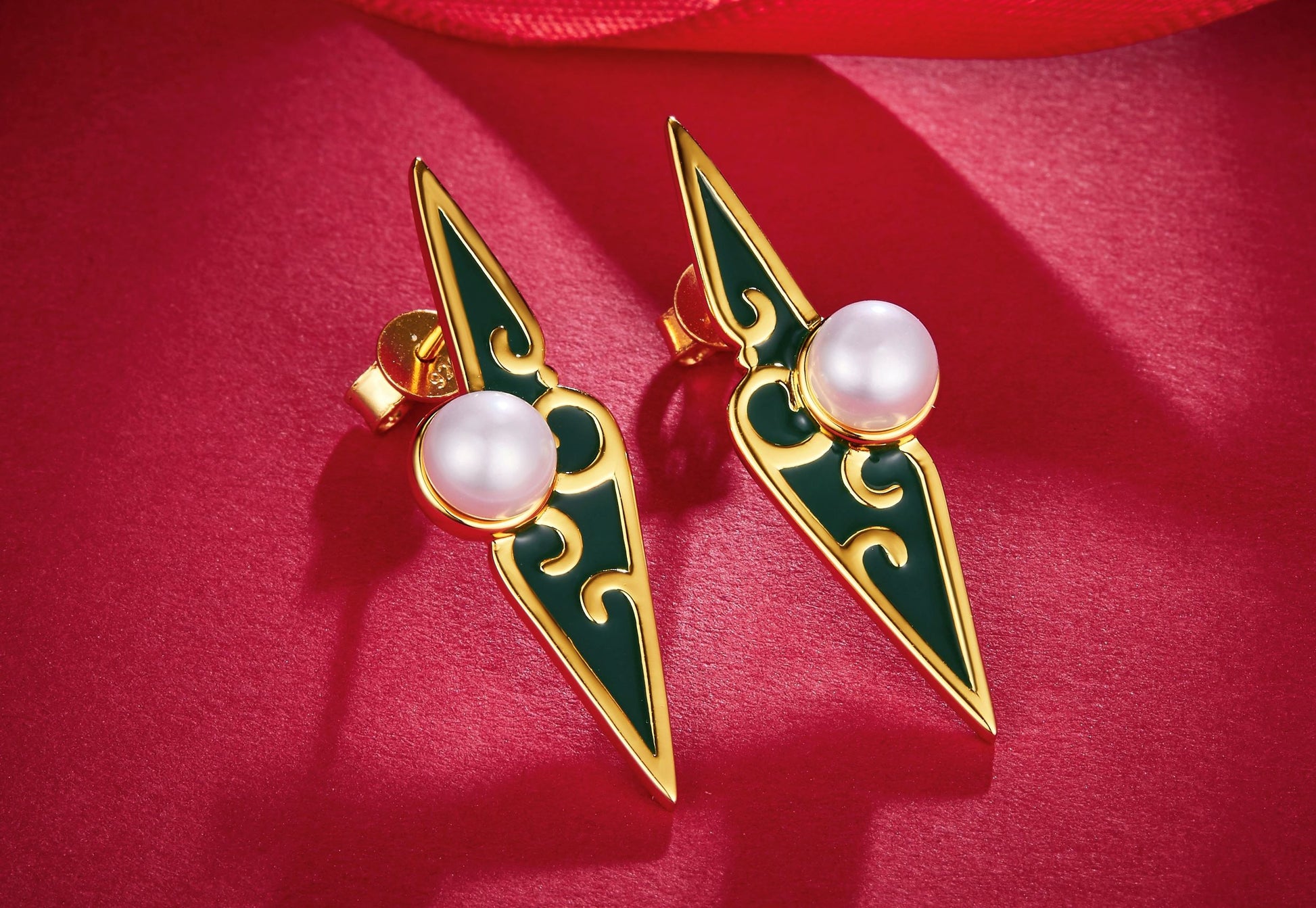 (Three Colours) Rhombus Enamel with Pearl Studs Earrings for Women