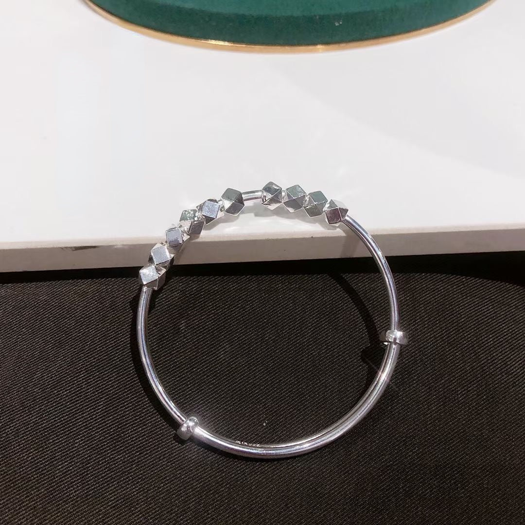 Rotatable Fragmented Beading Silver Bracelet for Women