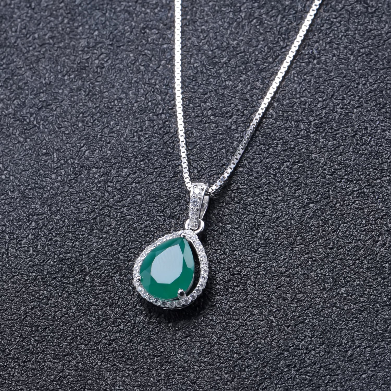 Luxury Charm Style Inlaid Green Agate Soleste Halo Pear Drop Pendant Sterling Silver Necklace for Women