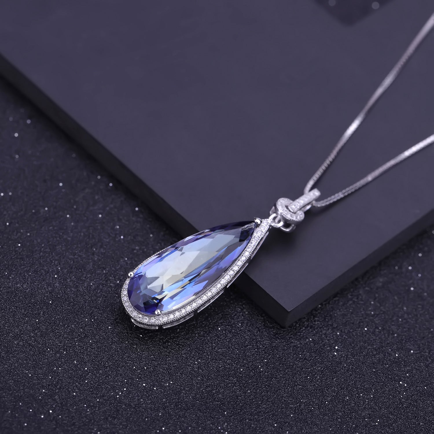 Europen Retro Temperament Luxury Jewelry Inlaid Natural Crystal Soleste Halo Water Droplet Pendant Sterling Silver Necklace for Women