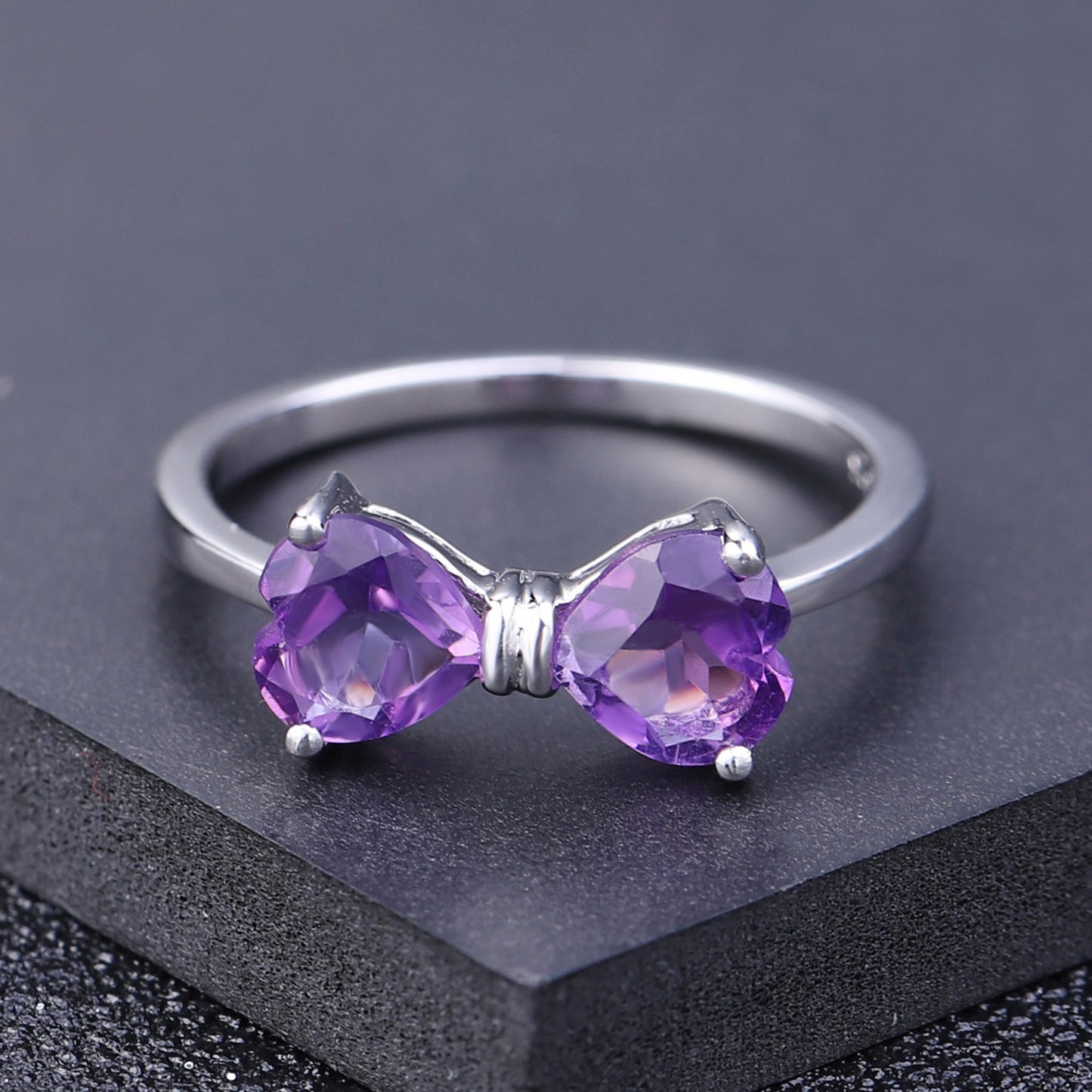 European Vintage Design Inlaid Natural Amethyst Love Bowknot Silver Ring for Women