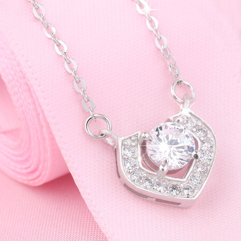 Love Design with Round Zircon Pendant Silver Necklace for Women