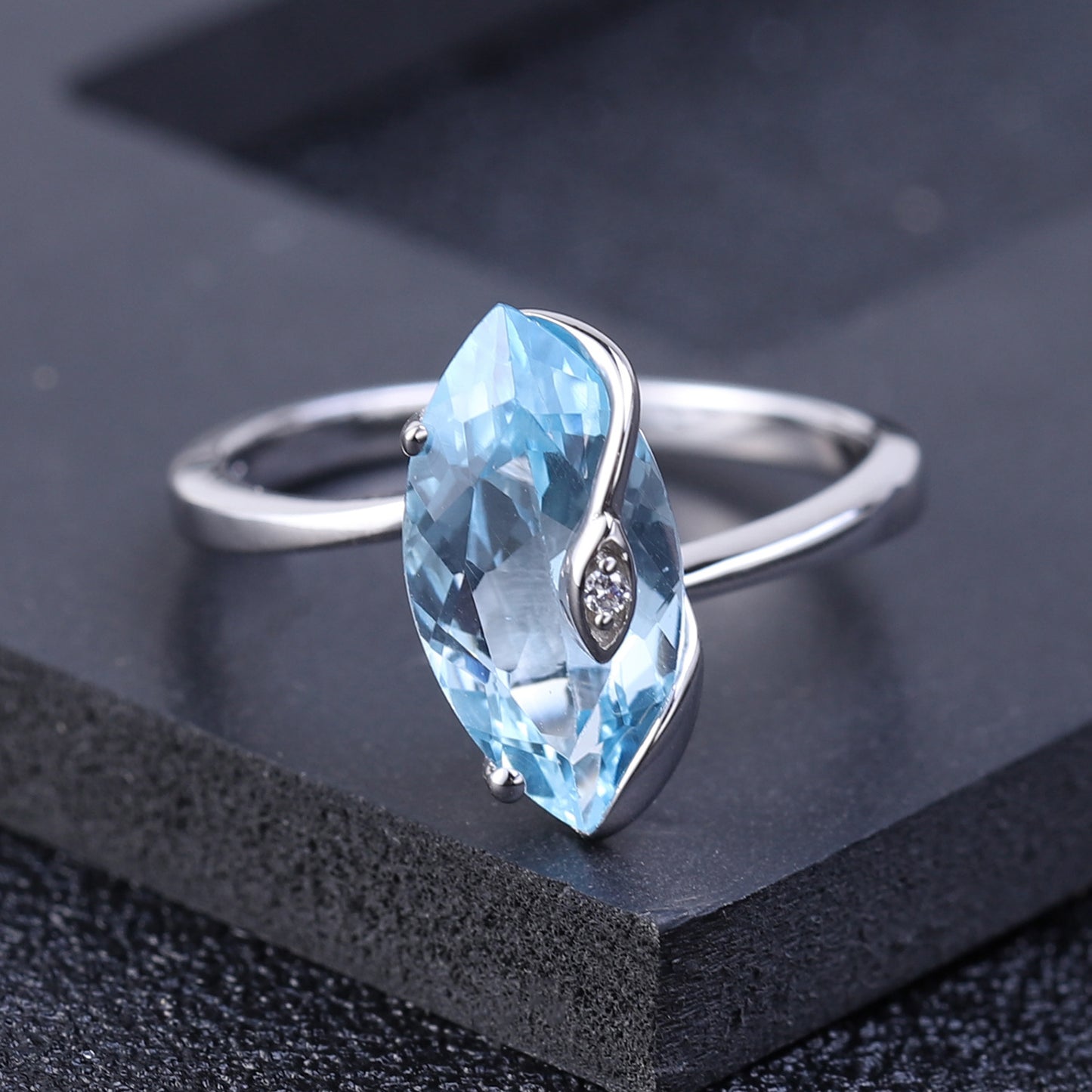 Luxury and Personalized Fashion Design Colourful Gemstone Marquise Sterling Silver Ring for Women