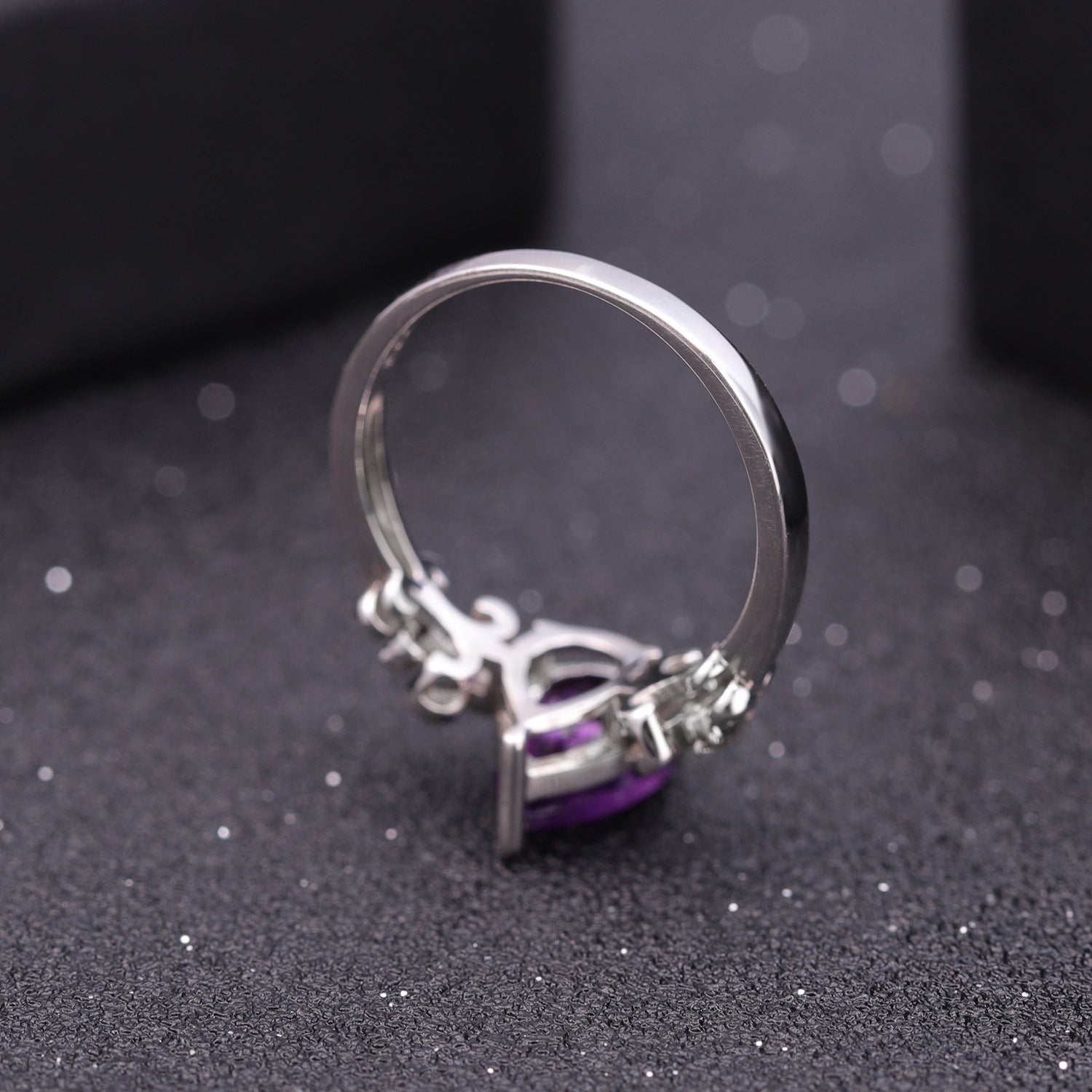 European and American Fashion Natural Amethyst with Pear Drop Silver Three Prongs Ring for Women