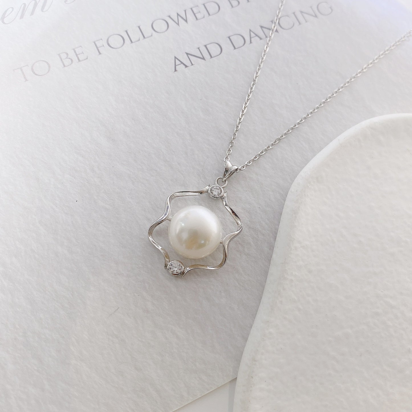 Natural Pearl Hollow Geometric Shape Pendant Silver Necklace for Women