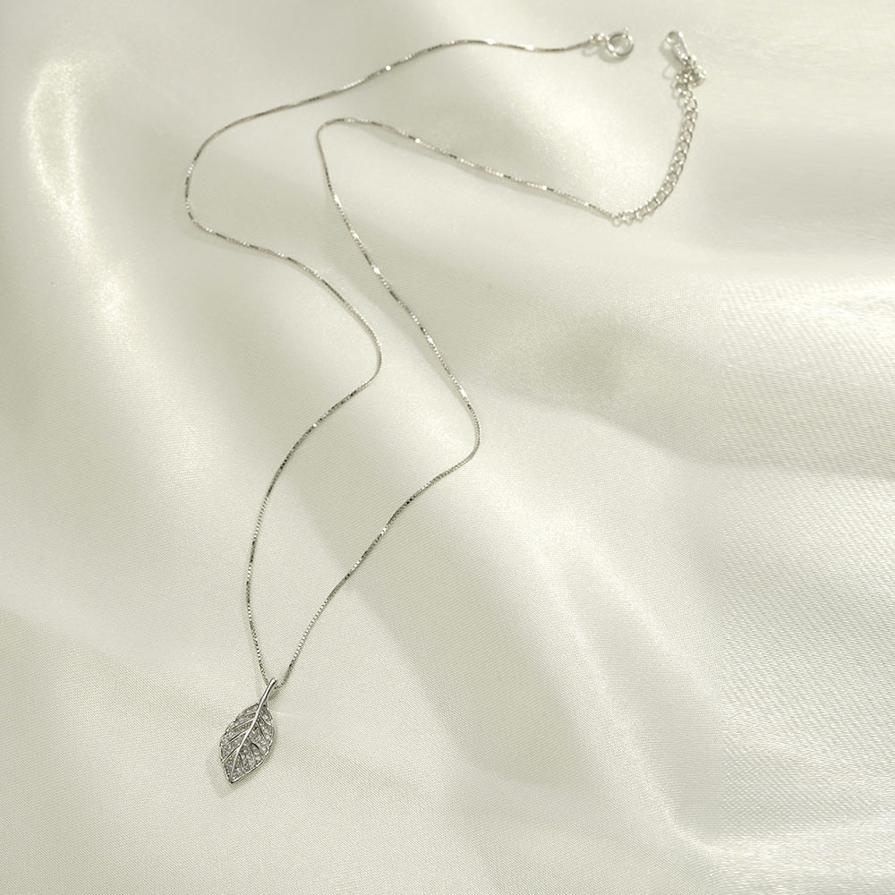 (Two Colours) White Zircon Leaf Solitaire Pendants 925 Silver Collarbone Necklace for Women