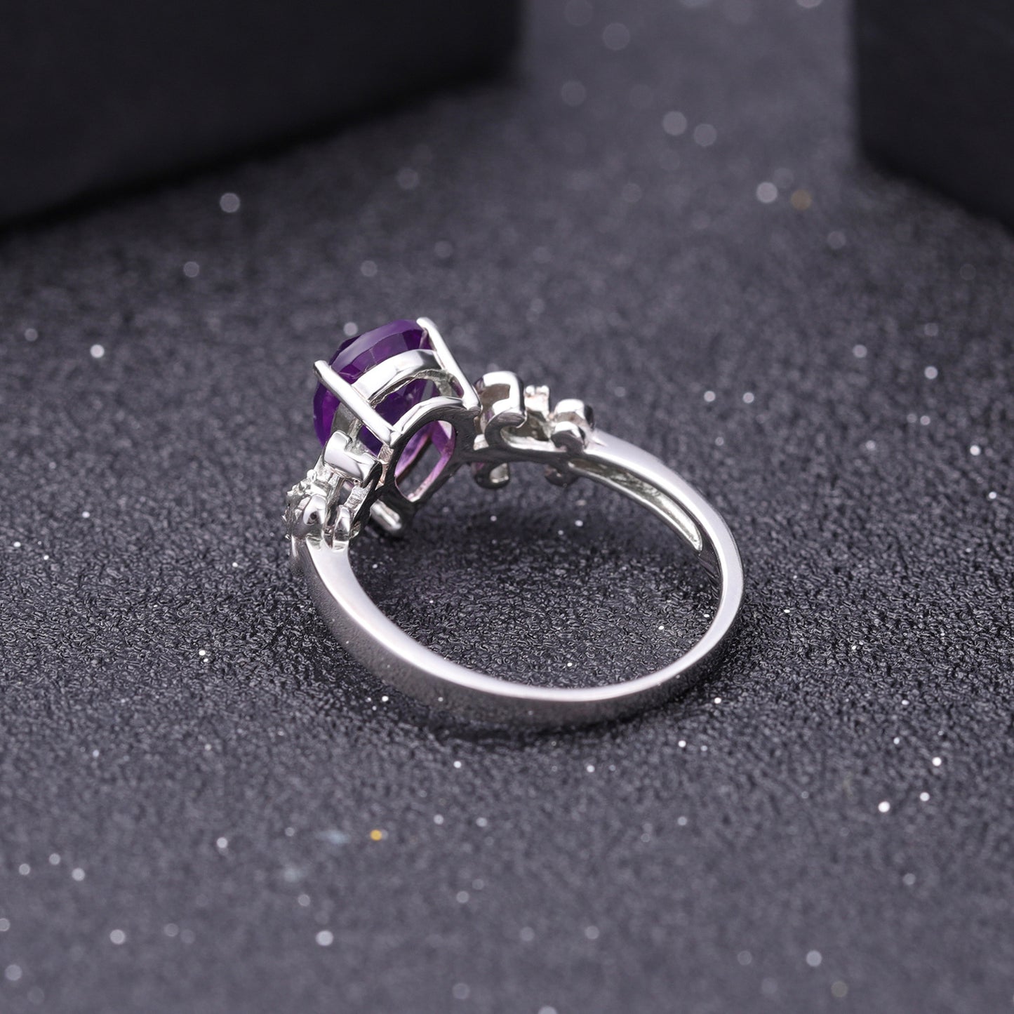 European and American Fashion Natural Amethyst with Pear Drop Silver Three Prongs Ring for Women