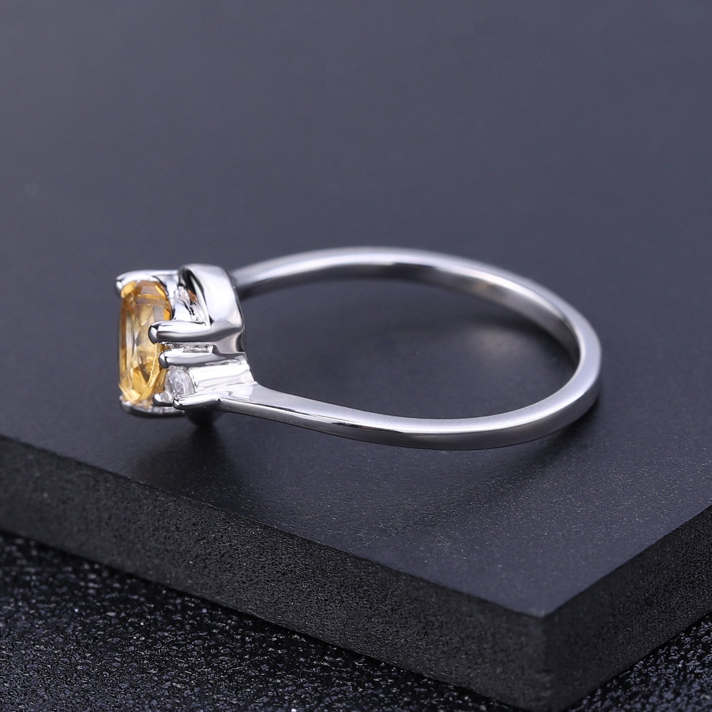 Natural Yellow Crystal Fashion Heart-shaped Silver Ring for Women
