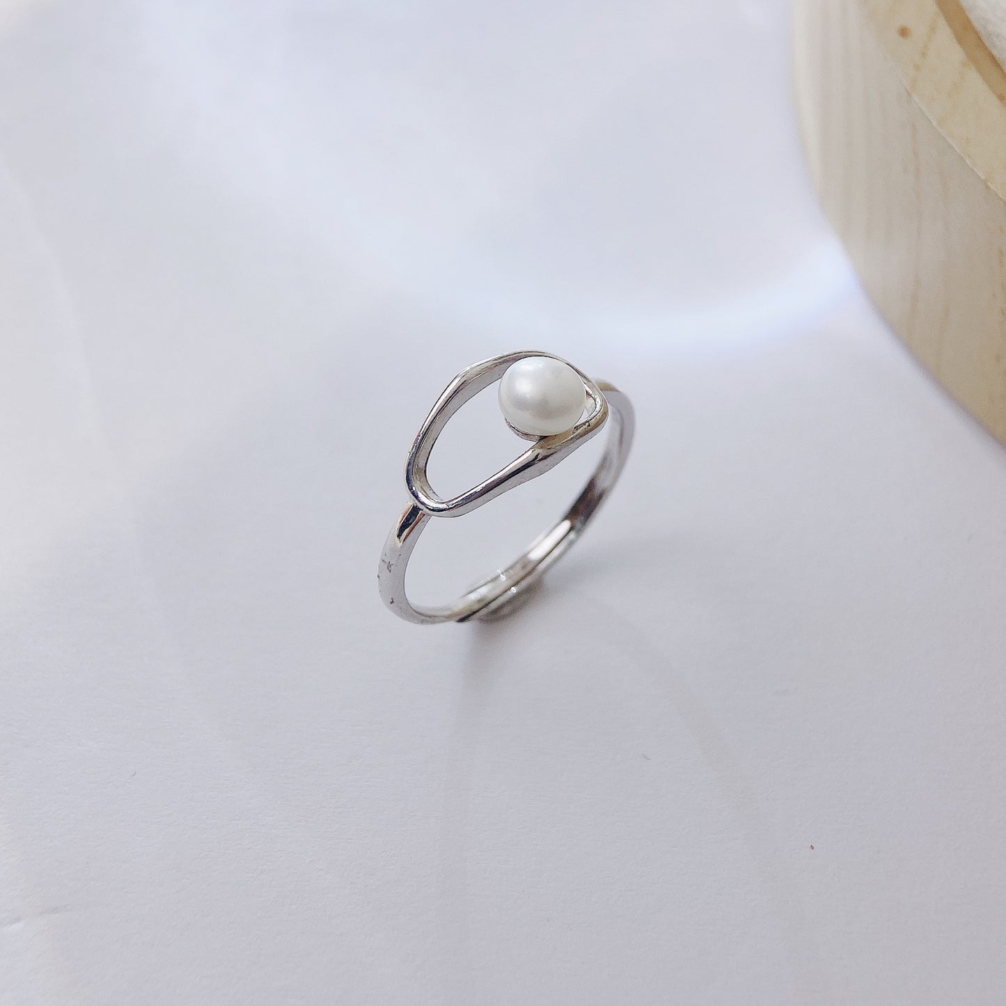 Hollow Oval Shape with Pearl Silver Ring for Women