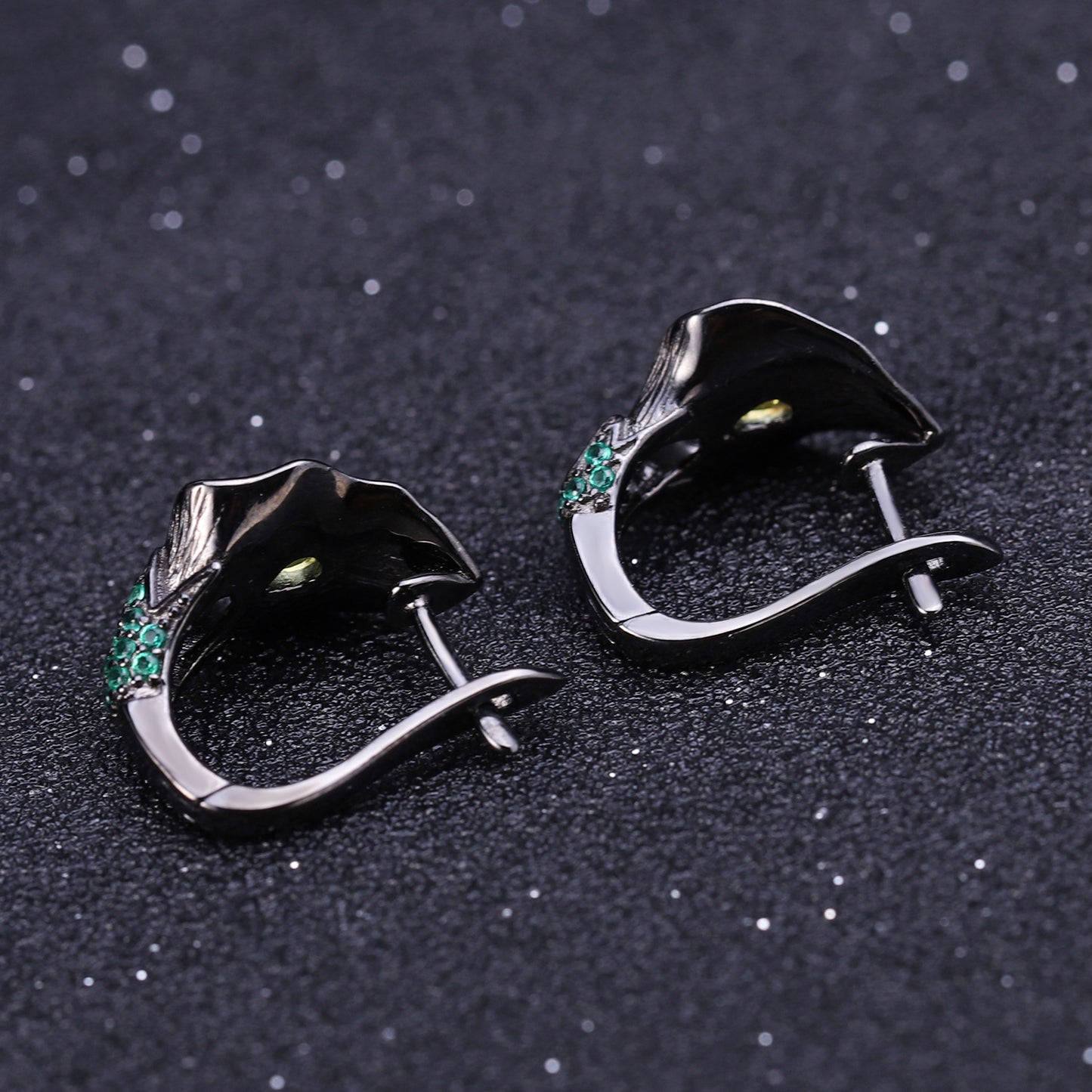 Italian Creative Flower Design Silver Studs Earrings for Women