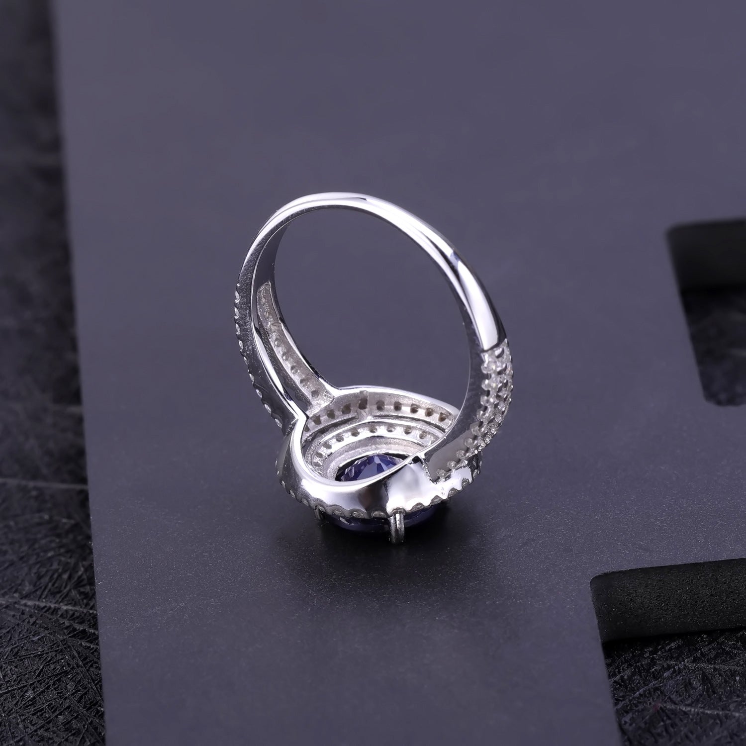 European Vintage Style Round Cut Crystal Luxury Soleste Halo Sterling Silver Ring for Women