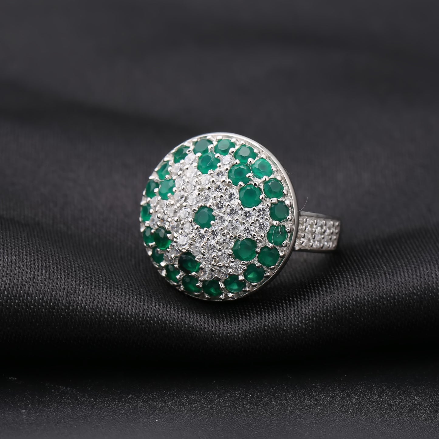 European Vintage Style Inlaid Green Agate Round Shape Silver Ring for Women