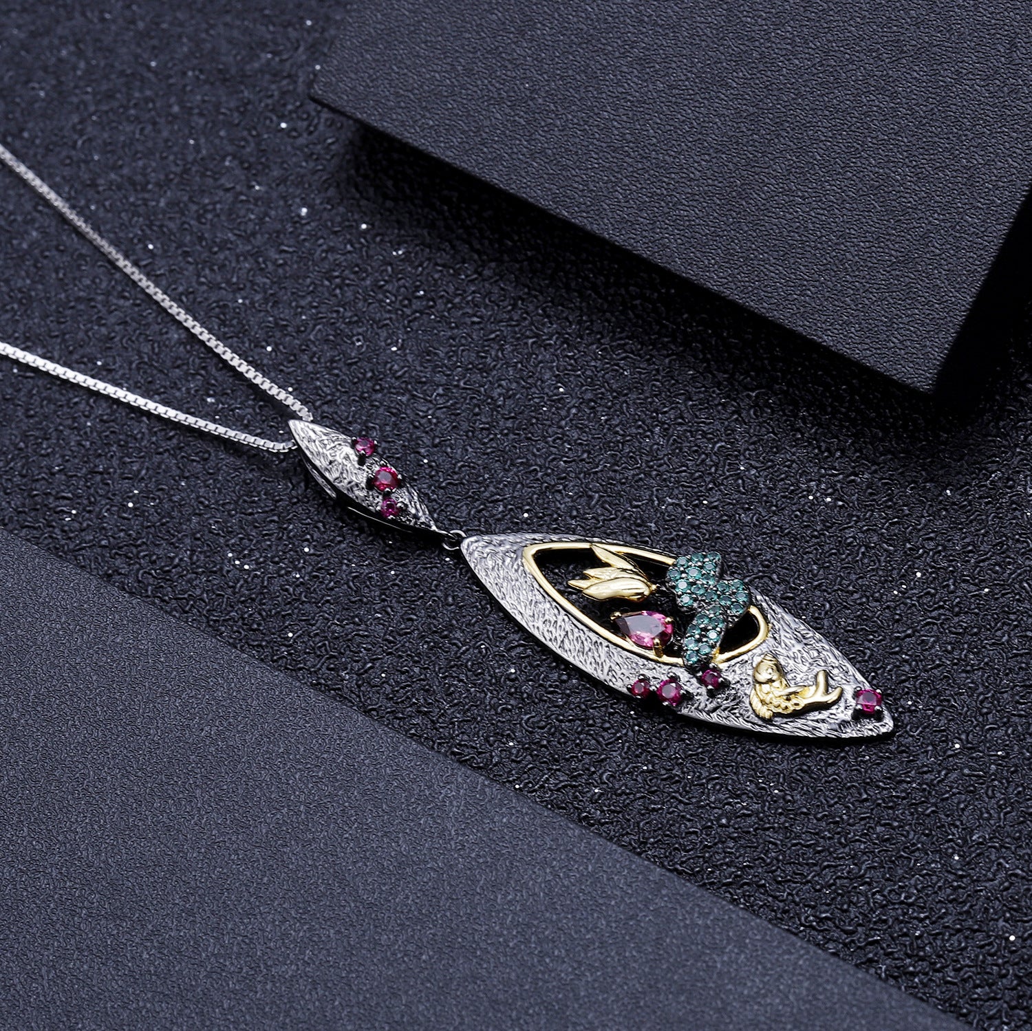 Secret Series Design with High Sense of Natural Wind Natural Rose Pomegranate Pendant Silver Necklace for Women