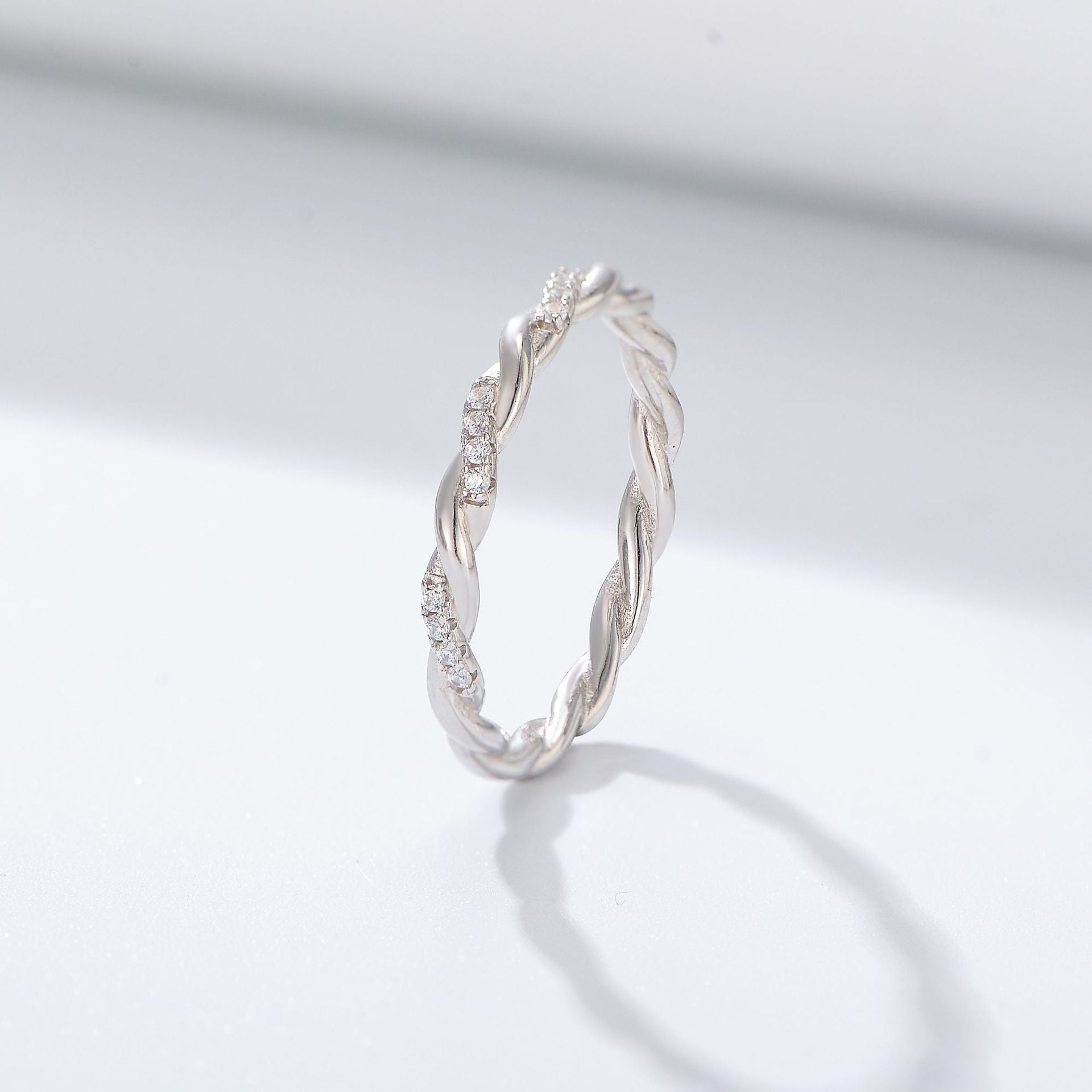 Fashion Twist Line Design Sterling Silver Ring for Women
