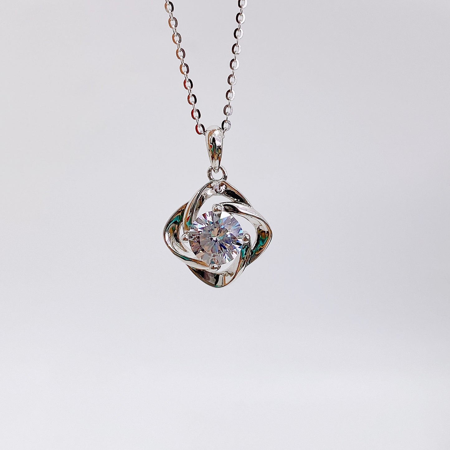 Four Leaf Windmill with Round Zircon Pendant Silver Necklace for Women