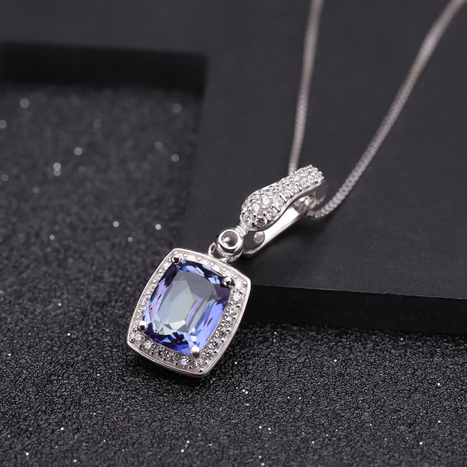 European Luxury Style Inlaid Natural Crystal Soleste Halo Pendant Silver Necklace for Women