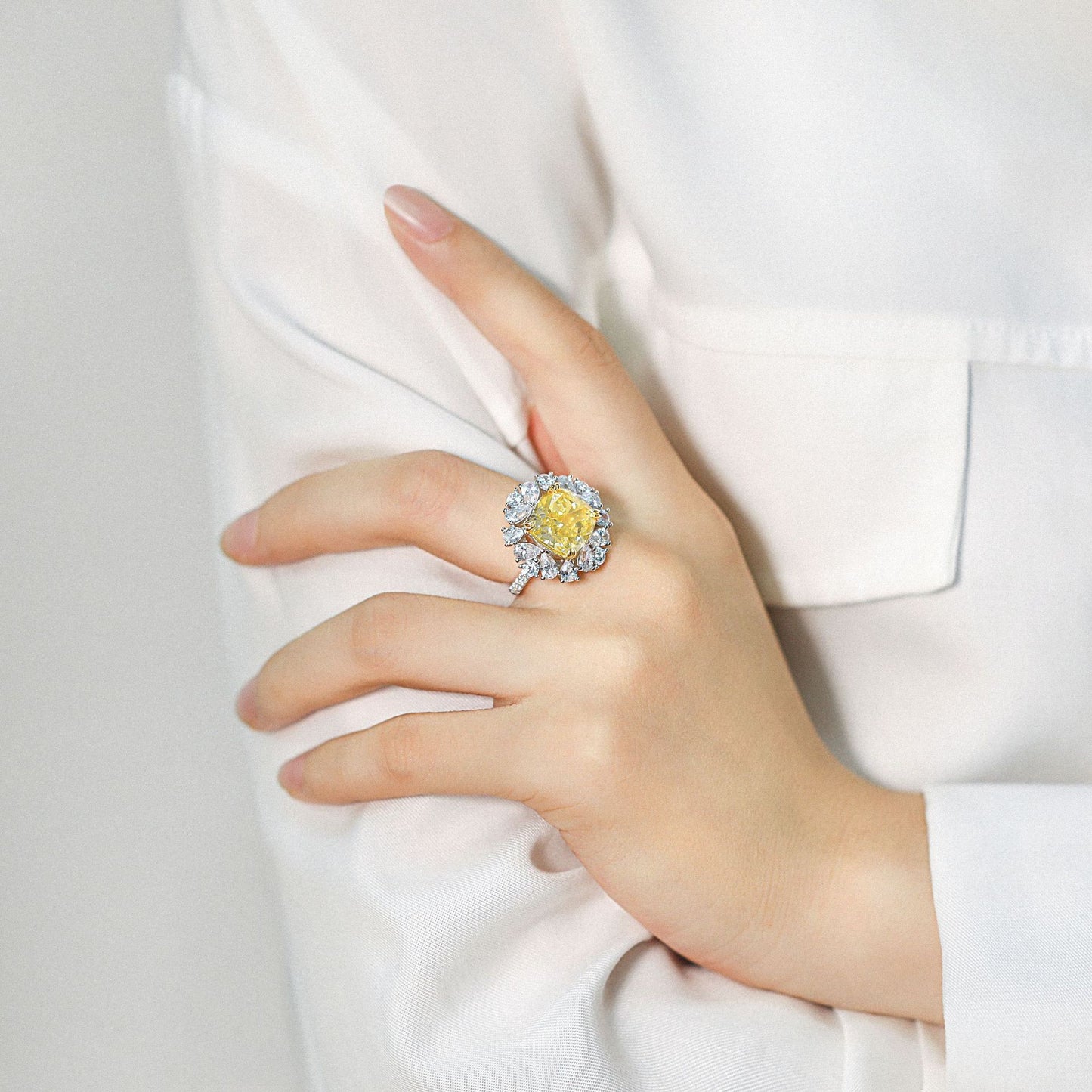 (7CT) Ice Cut Yellow Cushion Zircon Flower Silver Ring for Women