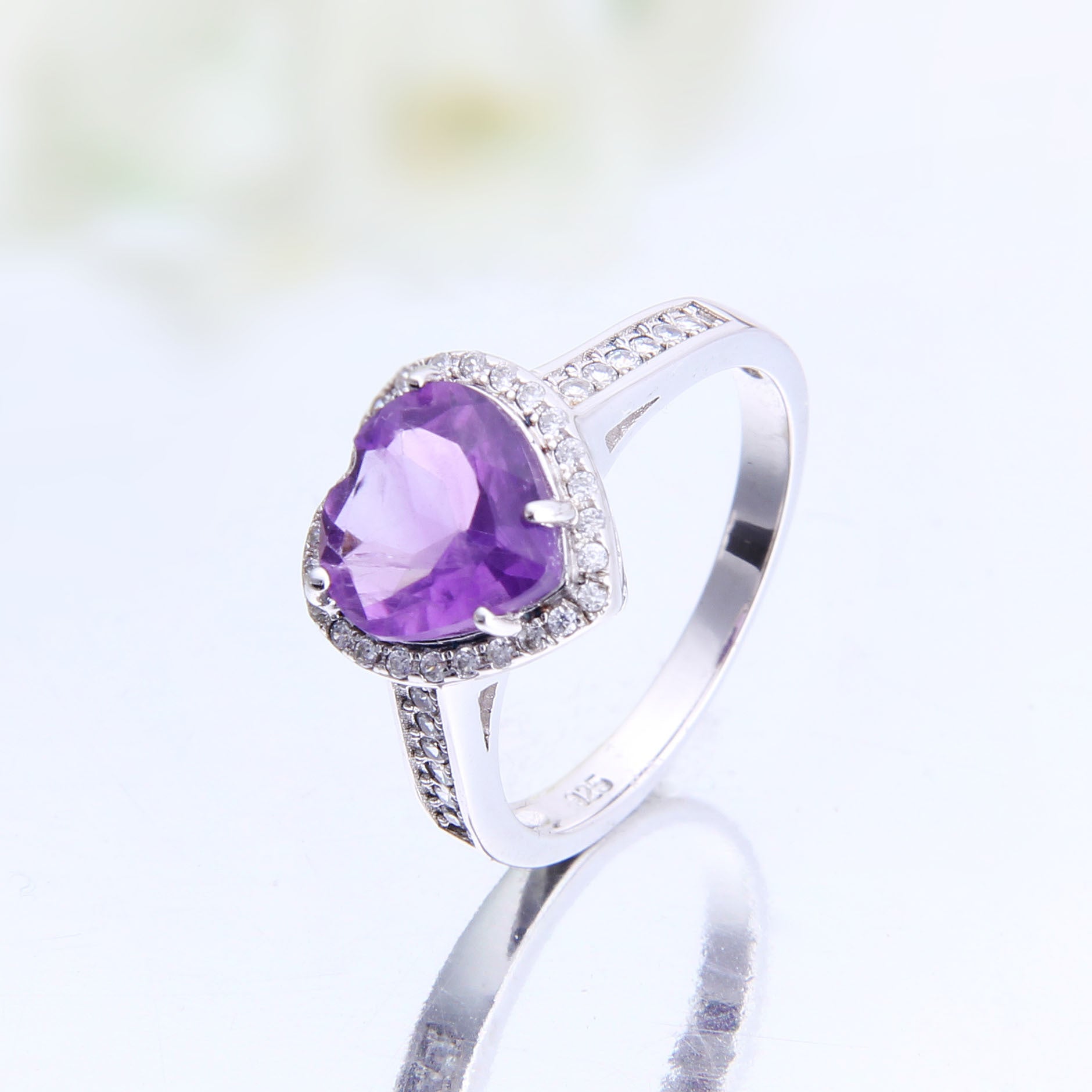 Fashion Design Natural Amethyst Heart Soleste Halo Silver Ring for Women
