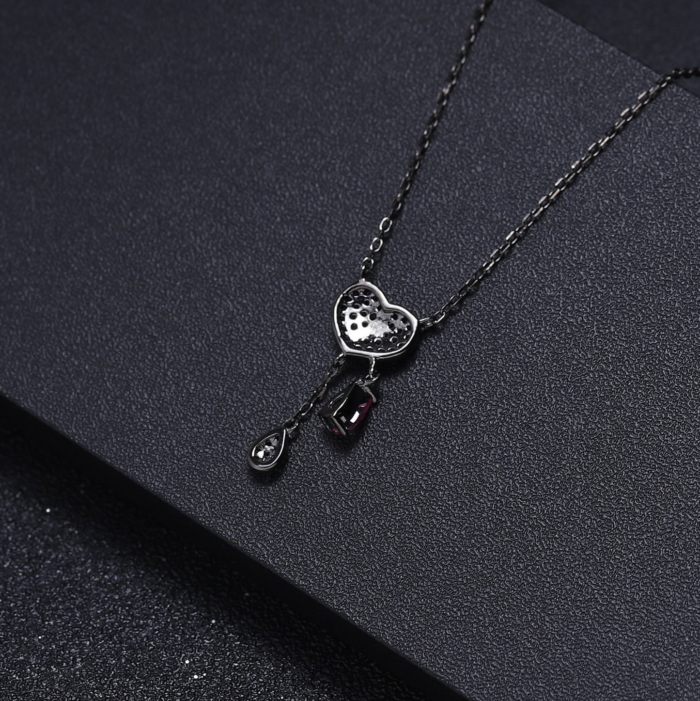 Dark Retro Style Personalized Design Inlaid Natural Rose Pomegranate Heart Shape Pendant  Silver Necklace for Women